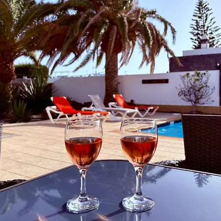 Three Palms Villa, 别墅 *