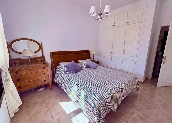 Villa Three Palms Villa, *